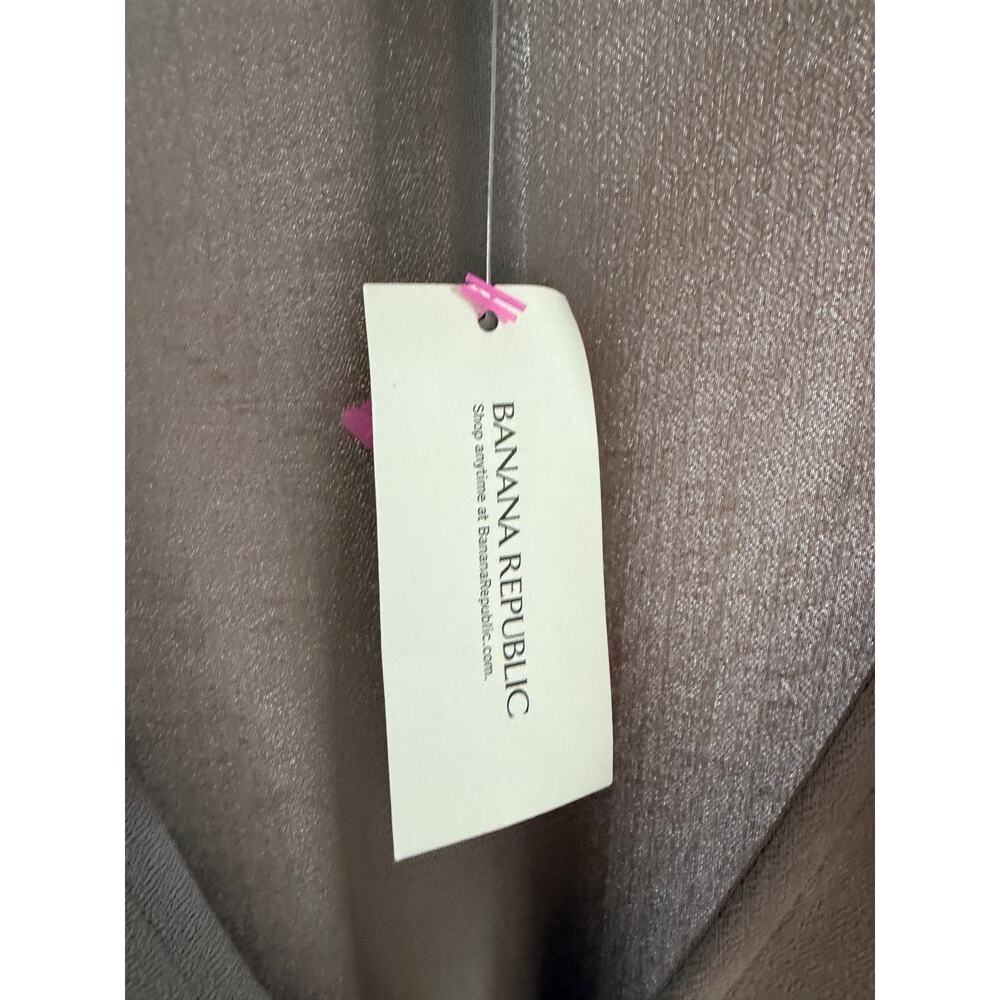 Banana Republic L gray v neck top NWT - Picture 3 of 6